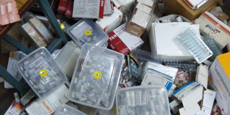 नेपालमा प्रतिबन्धित औषधी बरामद