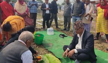 भोक्राहा नरसिंह गाउँपालिका अध्यक्ष महेन्द्र यादवले गरे प्रशासनिक भवनको शिलान्यास