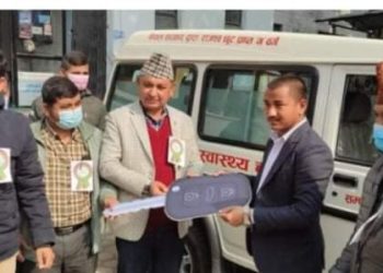 धनसिंहपुर प्रवासी युवा समितिद्वारा स्वास्थ्य चाैकीलाई एम्बुलेन्स हस्तान्तरण