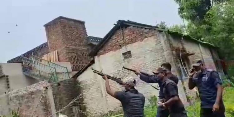 सप्तरीमा अबैध सामान पक्राउ गर्न खोज्दा स्थानियबासी र प्रहरीबिच झडप