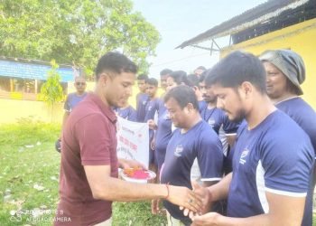 प्रदेश स्तरीय खेलमा भागलिन बिदाई गर्दै अधिकृत दिलिप यादव