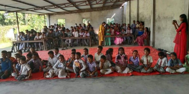 रोयल सेकेन्ड्रीमा हाजिरी जवाफ तथा साँस्कृतिक कार्यक्रम सम्पन्न