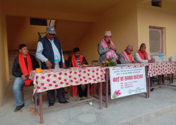 निर्वाचित सांसदलाई विद्यालयको सम्मान