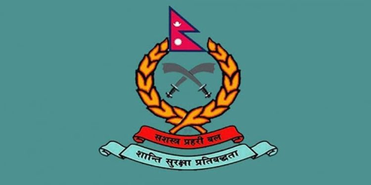 गाँजा र सोफी रक्सीसहित टेम्पु सशस्त्र प्रहरीको नियन्त्रणमा