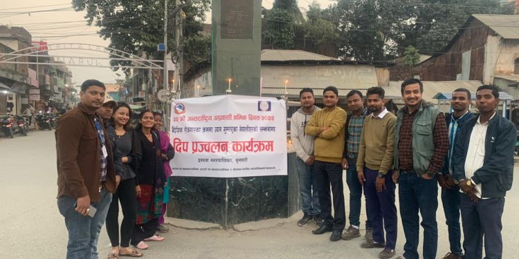 इनरुवाकाे इनार चाैकमा दीप प्रज्वलन