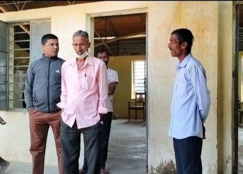 विद्यालयको प्रधानाध्यापकमा श्रीमतीको सट्टा श्रीमान भेटिएपछि…