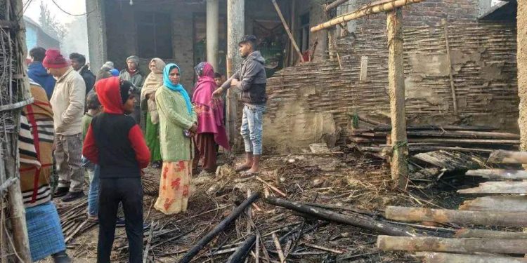 सप्तरीको छिन्नमस्तामा आगलागि हुँदा लाखौंको क्षति