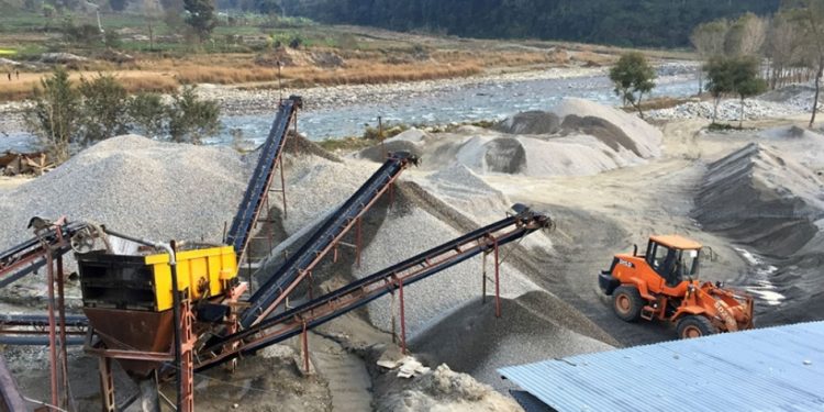 बालुवा र गिट्टीको अभावमा देशभरी झन्डै ८० प्रतिशत निर्माण कार्य प्रभावित