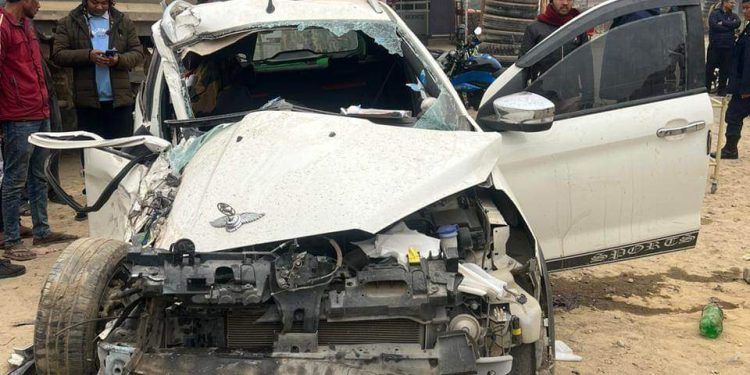 बस र कार एक आपसमा ठोकिदा पौडेलको मृत्यु ५ जना घाइते