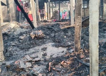 सप्तरीमा आगलागी हुँदा दुई घर जलेर लाखौंको क्षति , दर्जनौं पशु चौपाया जलेर मर्याे