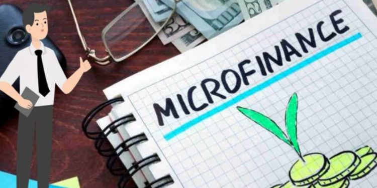 लघुवित्त वित्तीय संस्थामा पुगेर रिपोर्ट माग गर्ने अपरिचित व्यक्ति काे थिए ?