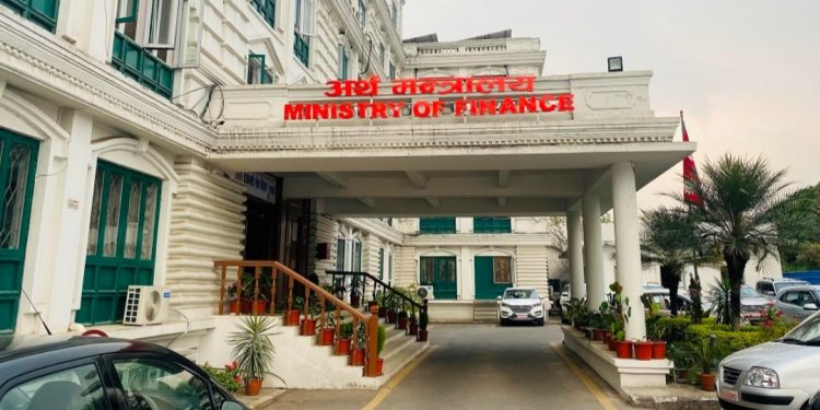 करारका कर्मचारी हटाउने तयारी