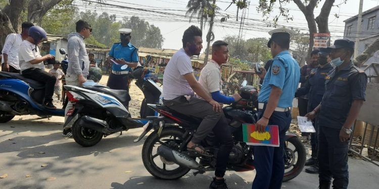 सुनसरीमा ठाउँ – ठाउँमा सदा पाेशाकमा प्रहरी परिचालन