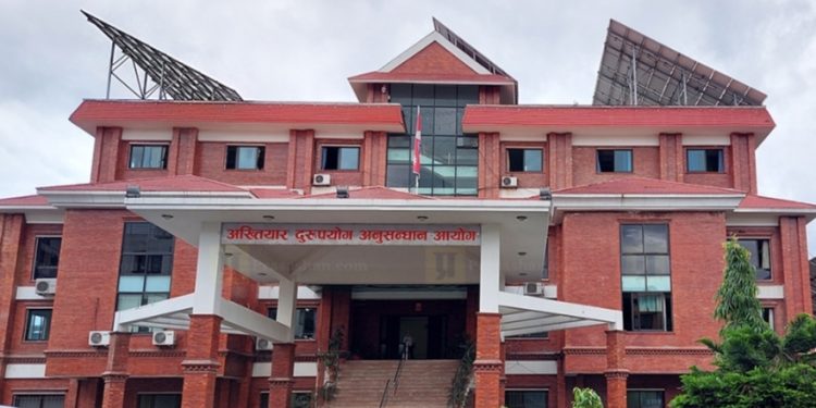 घुससहित लेखापाल अख्तियारको नियन्त्रणमा    