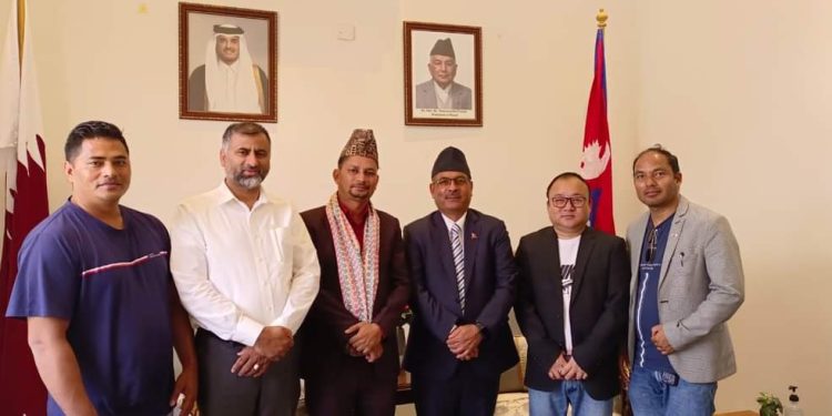 कतारका राजदुत ढकालसँग केन्द्रिय सदस्य इकबाल अहमदको शिष्टाचार भेटघाट