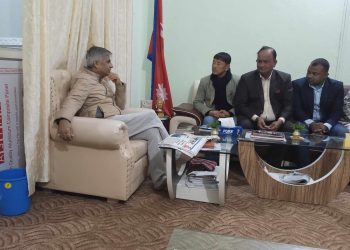 मुख्यमन्त्री केदार कार्कीलाई आप्रवासीले बुझाए ज्ञापन पत्र