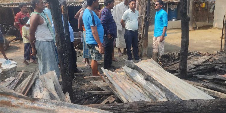 आगलागी पीडितलाई राहत उपलब्ध गराउने पालिका अध्यक्ष अजमल आजादकाे तयारी