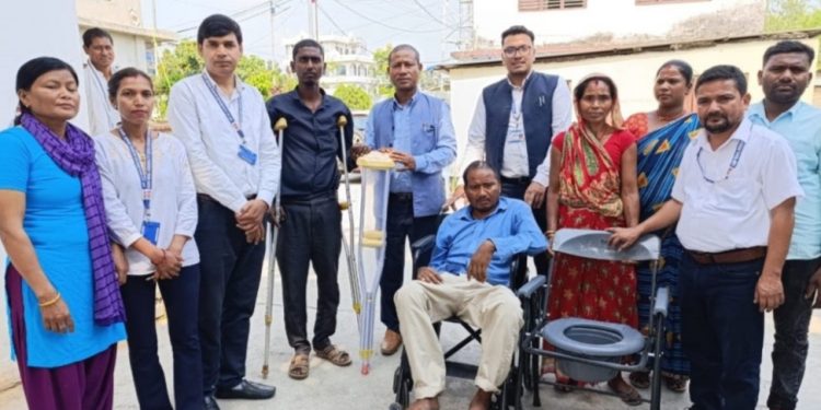 अपाङ्गता भएका व्यक्तिहरूलाई सहायक सामाग्री हस्तान्तरण