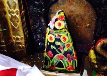 प्रसिद्ध भीमेश्वर मन्दिरको शिलामा लगातार पसिना