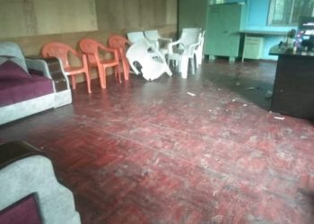 बाढीबाट पीडितले फोहोर गर्दा वडामा तोडफोड