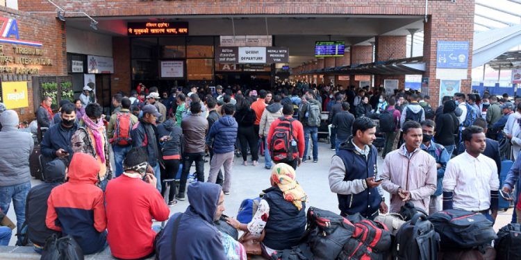 सुनसरीका गाउँहरू युवाविहीन: रोजगार अभावले बढ्दो पलायन