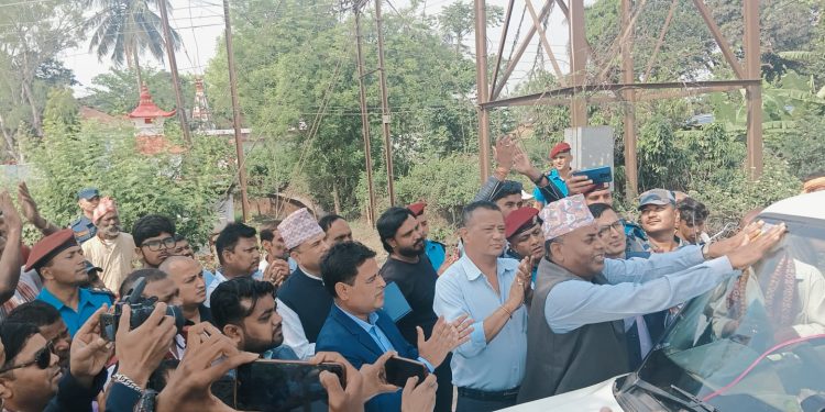 भारतिय नम्बर प्लेटका सवारीमा पर्यटन वर्षको स्टिकर टाँस्ने कार्यक्रम सम्पन्न