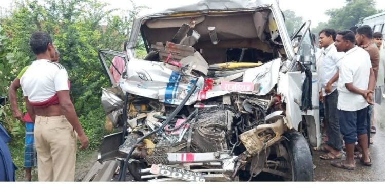 फुलचाैक दुर्घटनामा ४ जनाको मृत्यु, २८ जना घाइते