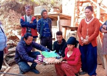 भोजपुरको टेम्केमैयुङ–९ मा सुत्केरी आमालाई ७५ हजार रुपैयाँको पोषण सामग्री वितरण