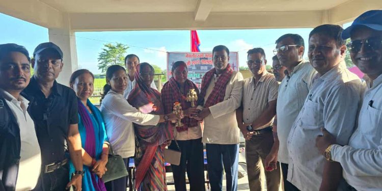 भोक्राहा नरसिंह गाउँपालिकाबाट कर्मचारी खतिवडाको भव्य विदाई