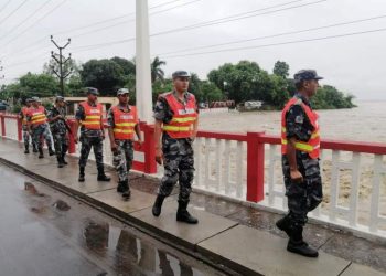 कोशी व्यारेजमा पुरुषले हामफाले, प्रहरीको खोजी जारी