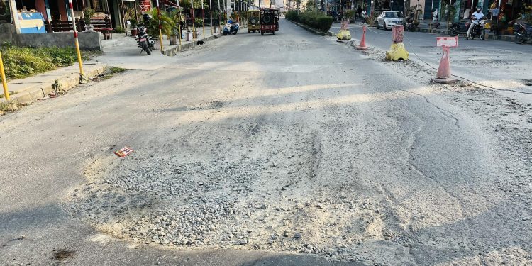 विराटनगरको मुख्य सडक खाल्डामय, स्थानीय त्रसित