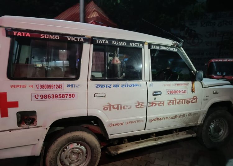 मोरङमा गाँजा ओसारपोसारमा प्रयोग भएको एम्बुलेन्ससहित दुई पक्राउ