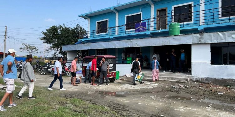 इटहरीमा इलाका प्रहरी कार्यालयले नयाँ अस्थायी भवनबाट सेवा सुरु