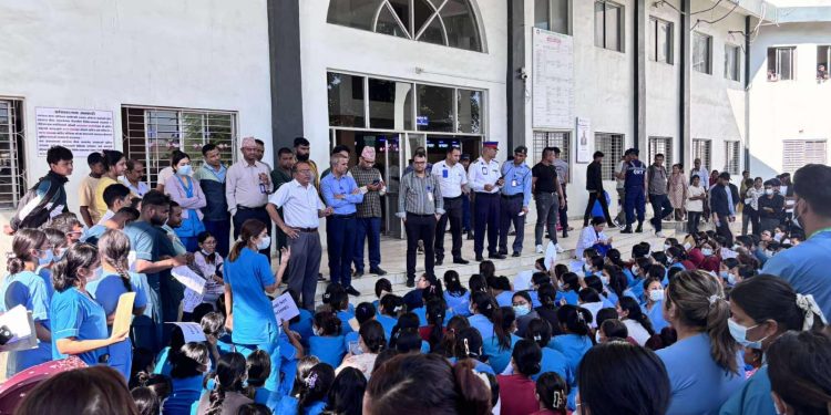 नोबेल अस्पतालका स्वास्थ्यकर्मी पुनः आन्दोलनमा, आकस्मिक र आइसियू बाहेकका सेवा ठप्प