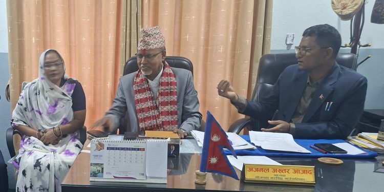 सुनसरी खोलामा तटबन्ध निर्माणको माग : अध्यक्ष आजादद्वारा मन्त्री मंसुरीलाई ध्यानाकर्षण